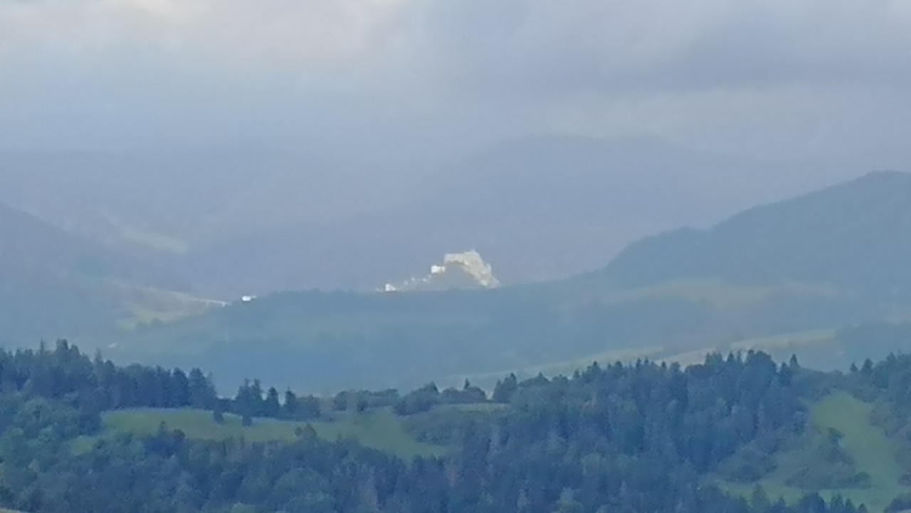 Oravský hrad - pohľad z Baní